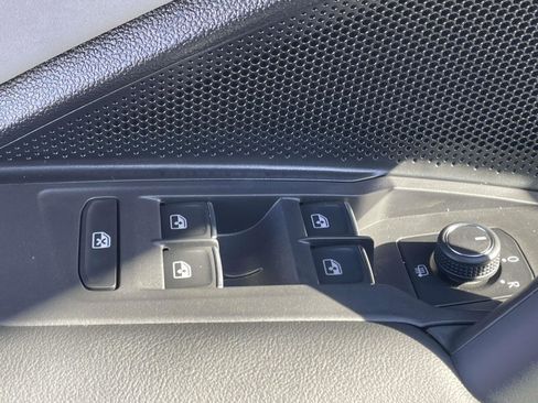 New 2026 Volkswagen Tiguan SE R-Line FWD image 16
