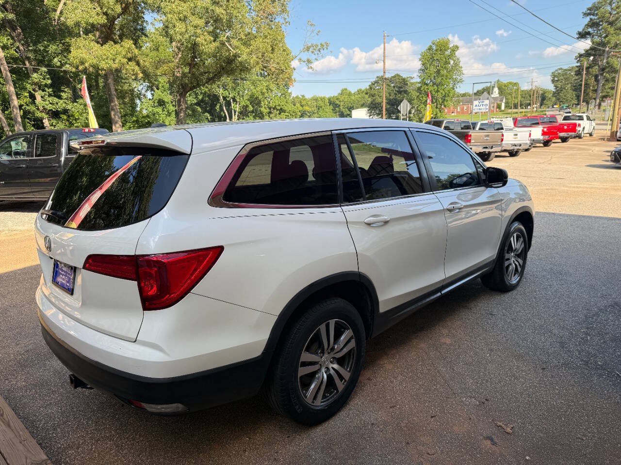 Used 2017 Honda Pilot EX image 5