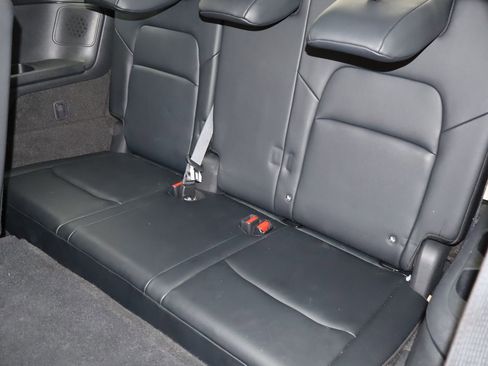 Used 2024 Nissan Pathfinder Platinum w/ Cargo Package image 7