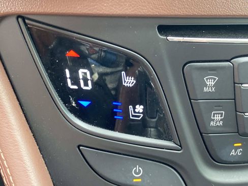 Used 2016 Buick Envision Premium AWD/4WD image 26