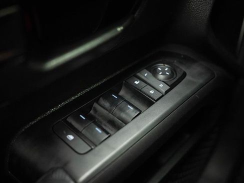 Used 2025 Toyota Tacoma SR5 AWD/4WD image 26
