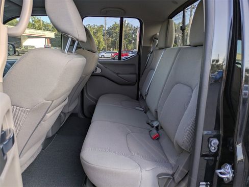 Used 2021 Nissan Frontier SV image 14