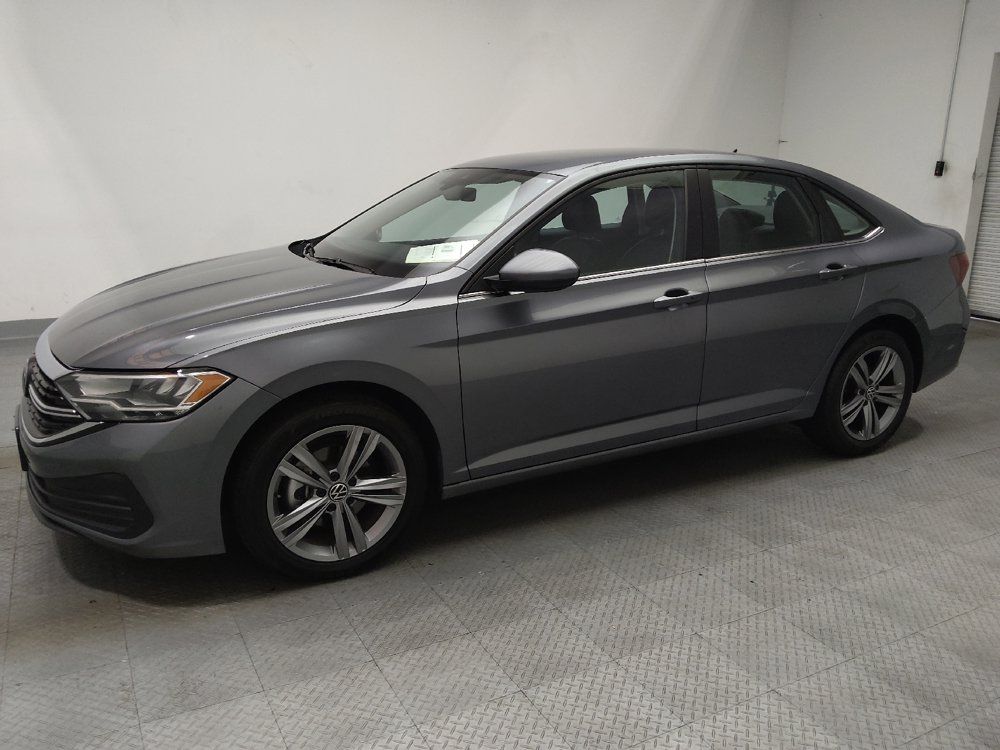 Used 2024 Volkswagen Jetta SE FWD image 2