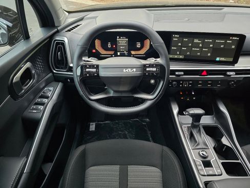 New 2026 Kia Sorento LX FWD image 6