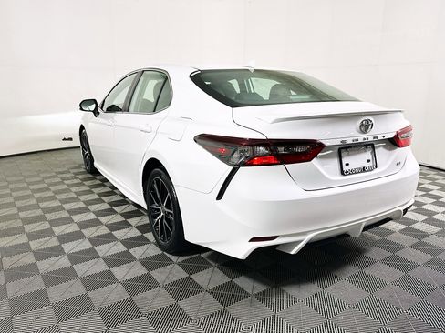 Used 2023 Toyota Camry SE FWD image 5