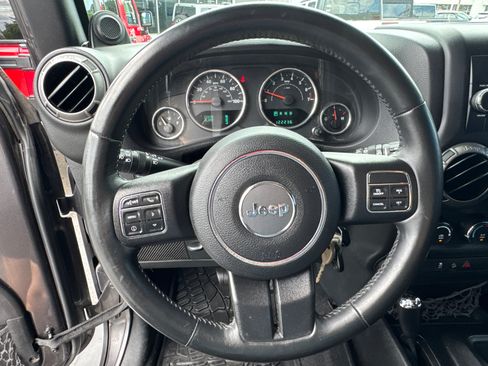 Used 2014 Jeep Wrangler Unlimited Sport w/ Connectivity Group AWD/4WD image 14