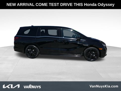 Used 2023 Honda Odyssey Sport image 2