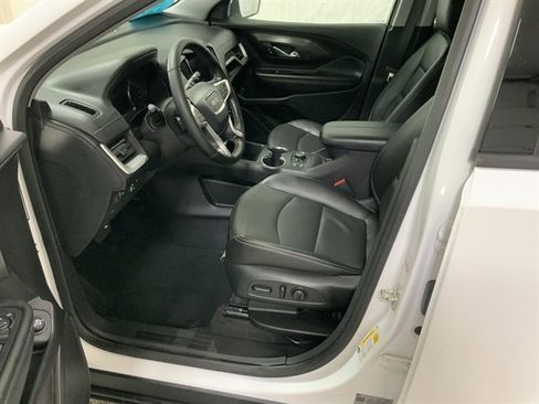 Used 2024 GMC Terrain SLT image 14