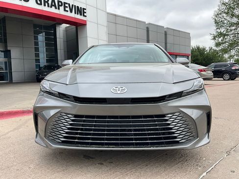 Used 2026 Toyota Camry XLE image 3