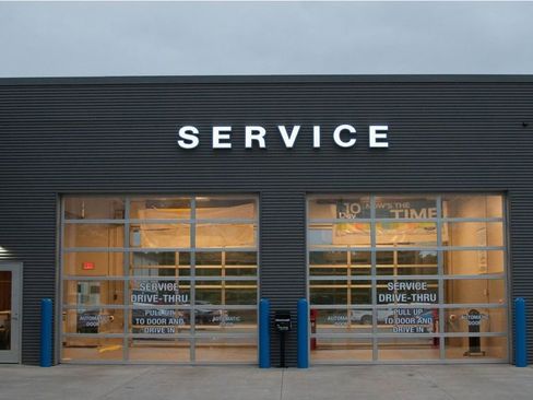 Used 2020 Chevrolet Suburban Premier image 12