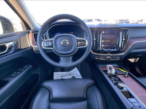 Certified 2023 Volvo XC60 B5 Ultimate image 8