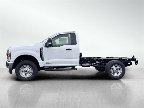 New 2025 Ford F350 XL w/ XL Chrome Package image 3