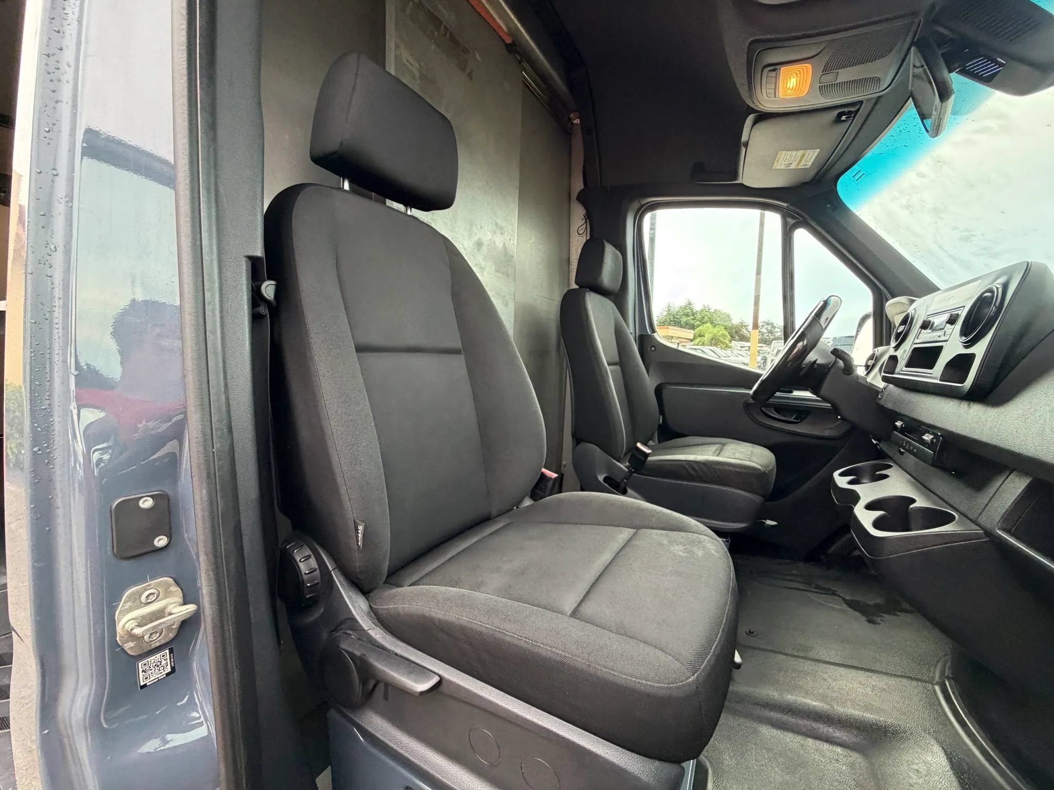 Used 2019 Mercedes-Benz Sprinter 170 image 16