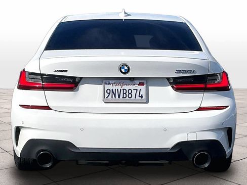 Used 2022 BMW 330i xDrive Sedan w/ M Sport Package image 7