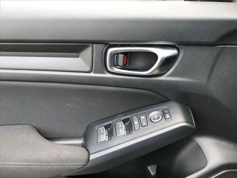 Used 2025 Honda Civic Sport image 13