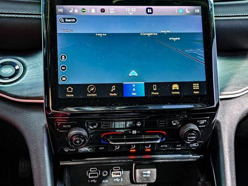 Used 2022 Jeep Grand Cherokee Limited image 17