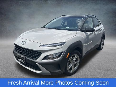 Used 2022 Hyundai Kona SEL AWD/4WD image 2