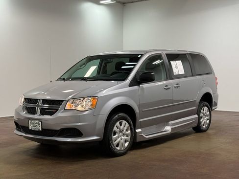 Used 2016 Dodge Grand Caravan SE w/ Quick Order Package 29E SE FWD image 34