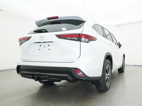 New 2026 Toyota Highlander XLE image 24