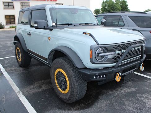 Used 2024 Ford Bronco Badlands w/ Sasquatch Package AWD/4WD image 3
