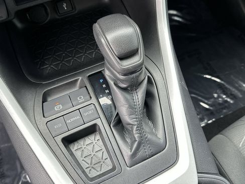 Used 2021 Toyota RAV4 XLE image 23