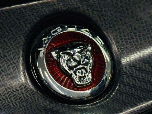 Used 2016 Jaguar F-TYPE R image 51