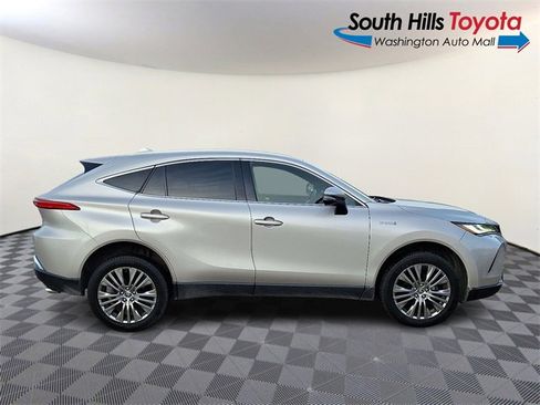 Used 2021 Toyota Venza Limited image 7