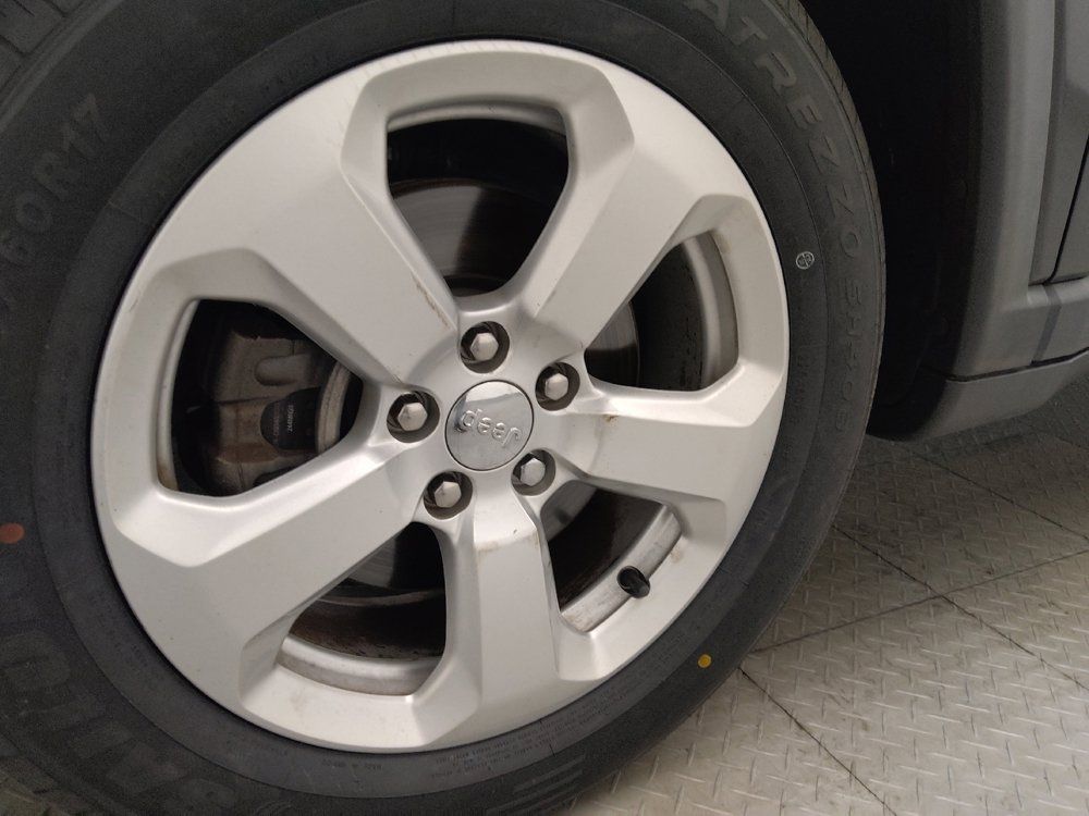 Used 2020 Jeep Compass Latitude FWD image 31