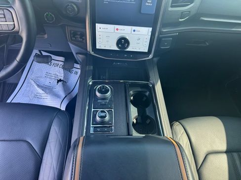 Certified 2024 Ford Expedition Platinum AWD/4WD image 12