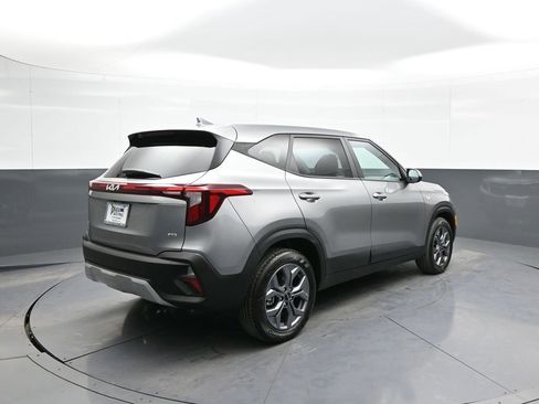 Certified 2024 Kia Seltos LX image 6