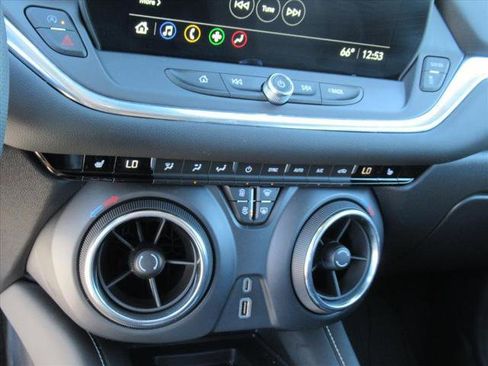 Certified 2024 Chevrolet Blazer LT w/ Convenience Package image 25