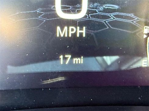 New 2025 Jeep Compass Latitude w/ Sun & Sound Group image 31