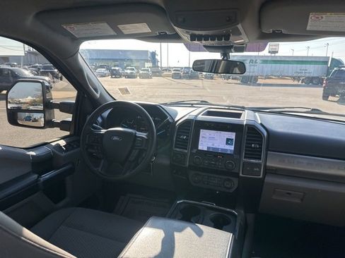 Used 2022 Ford F250 XLT w/ XLT Premium Package image 16