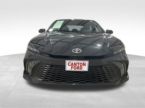Used 2025 Toyota Camry SE image 8