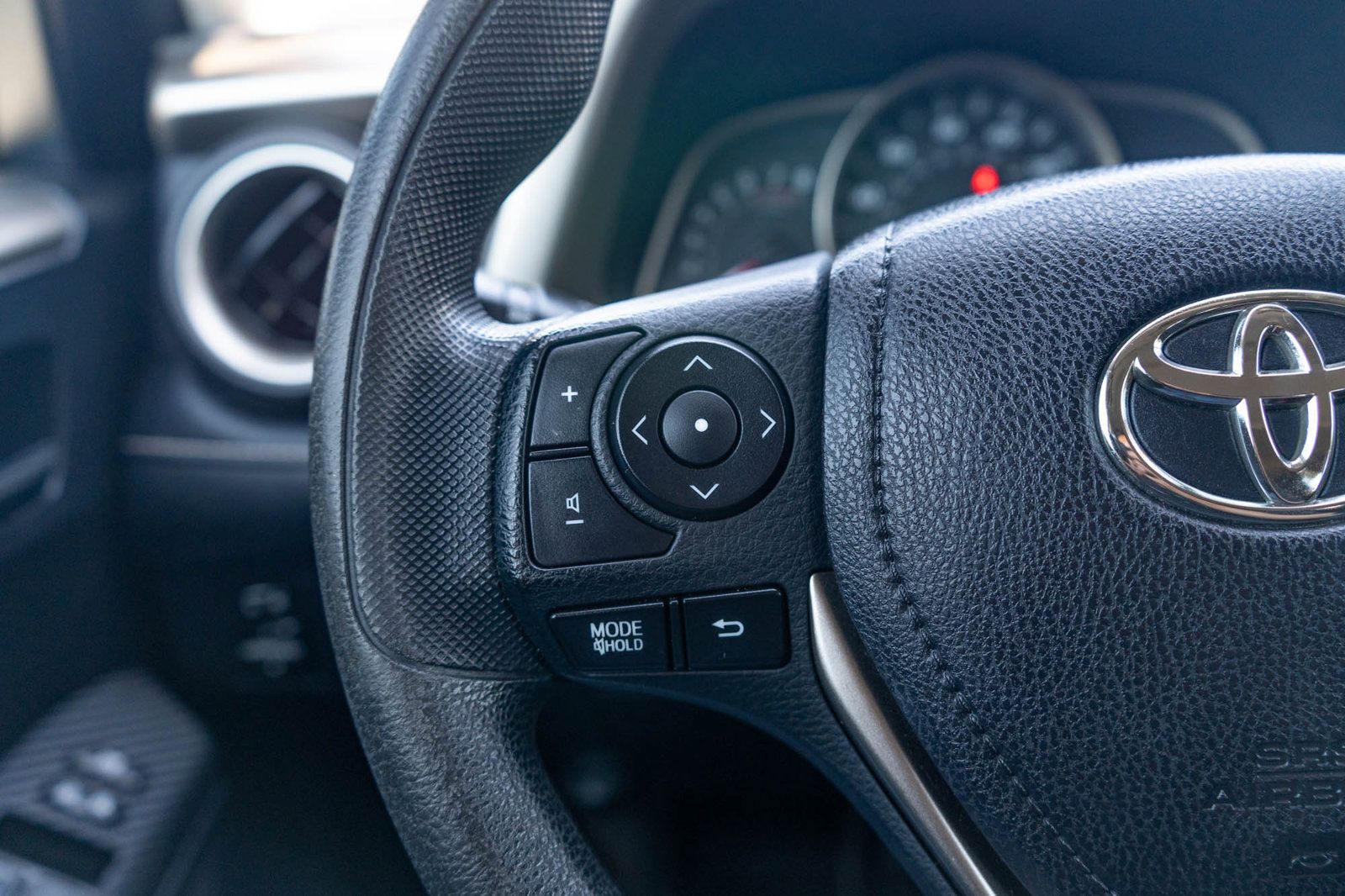 Used 2014 Toyota RAV4 XLE FWD image 27