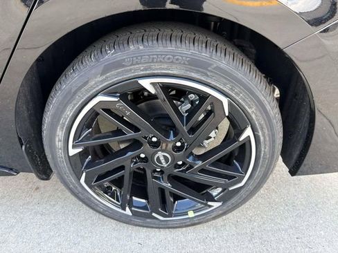 New 2026 Nissan Sentra SR w/ Floor Mat Package FWD image 6