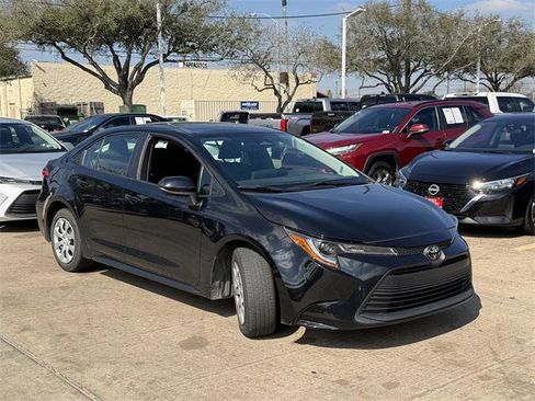 Certified 2024 Toyota Corolla LE image 3