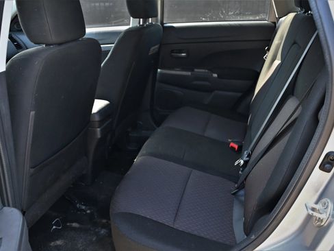 Used 2018 Mitsubishi Outlander Sport ES image 16