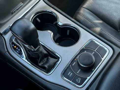 Used 2020 Jeep Grand Cherokee Limited AWD/4WD image 37
