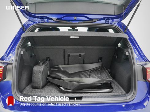 Used 2024 Volkswagen Golf R AWD/4WD image 9