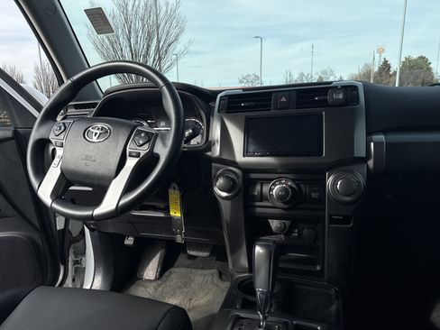 Used 2018 Toyota 4Runner SR5 Premium image 26