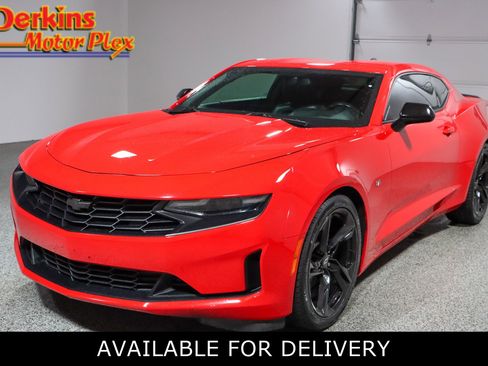 Used 2021 Chevrolet Camaro LT image 1