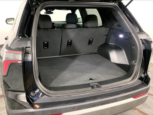 Used 2026 Chevrolet Equinox LT FWD image 4