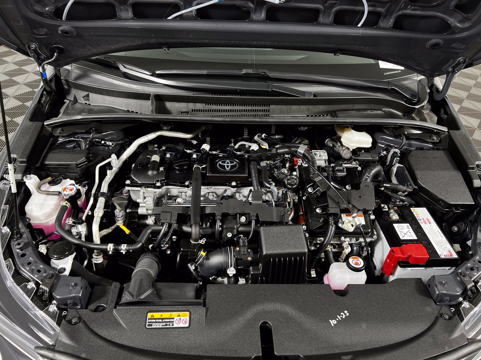 Certified 2025 Toyota Corolla LE FWD image 8