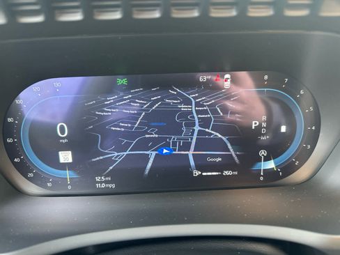 Used 2025 Volvo XC90 B6 Plus image 12