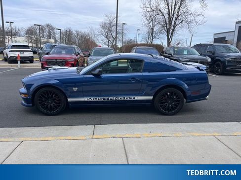 Used 2009 Ford Mustang GT image 4