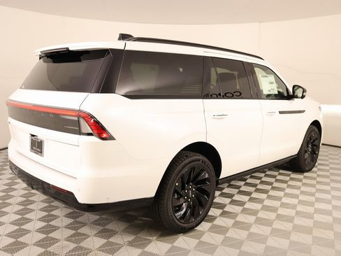 New 2025 Lincoln Navigator Reserve w/ Jet Appearance Package image 22