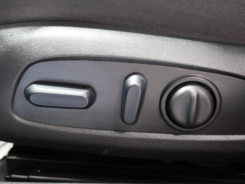 Certified 2025 Chevrolet Malibu LT FWD image 13