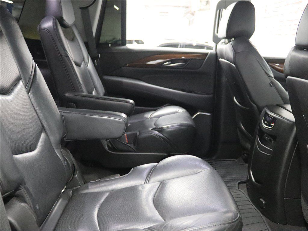 Used 2019 Cadillac Escalade Premium Luxury AWD/4WD image 22