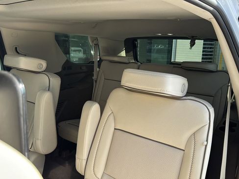 Used 2023 GMC Yukon Denali w/ Denali Reserve Package image 29